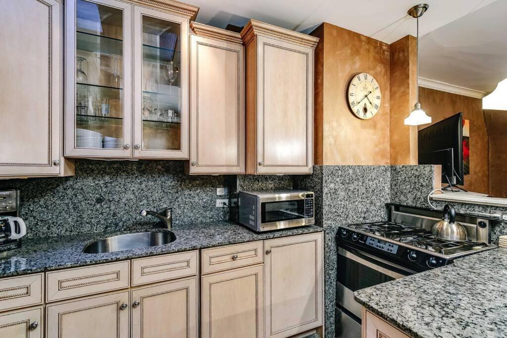 芝加哥Historic And Unique Brownstone In Gold Coast - Downtown - 3公寓 外观 照片